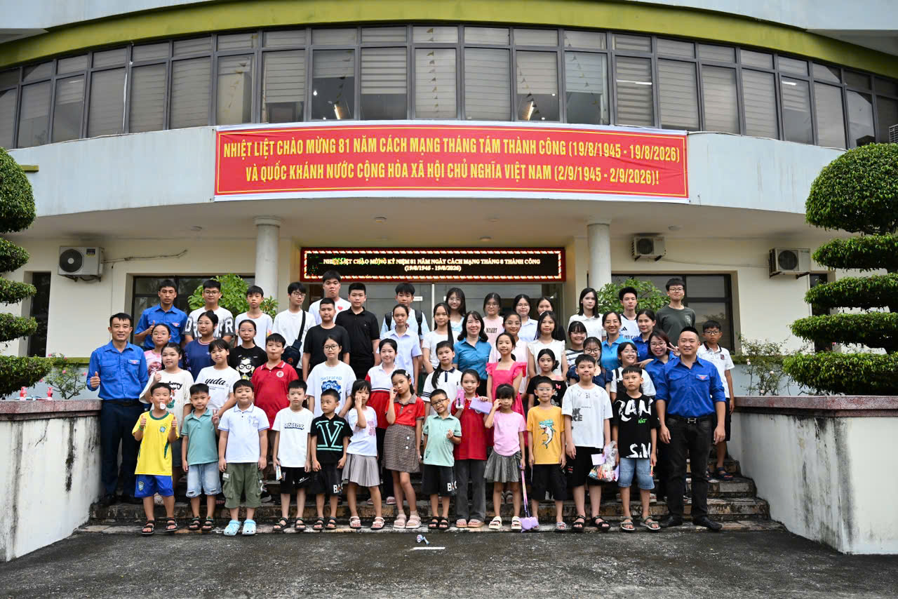 Trung tâm Cấp cứu mỏ – Vinacomin: Tuyên dương học sinh giỏi, tiếp sức cho thế hệ tương lai
