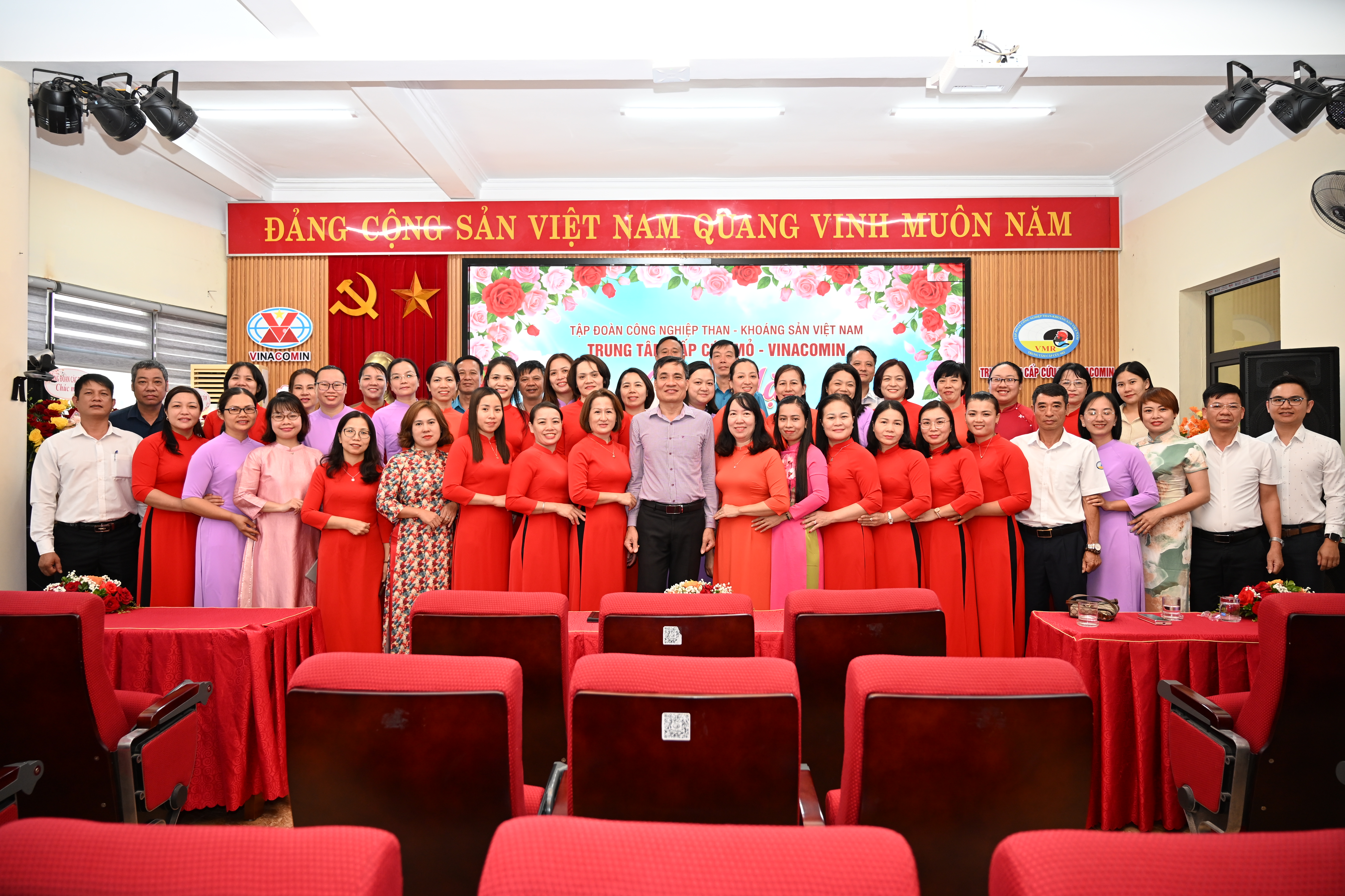 TRUNG TÂM CẤP CỨU MỎ – VINACOMIN SÔI NỔI CÁC HOẠT ĐỘNG CHÀO MỪNG NGÀY 20/10